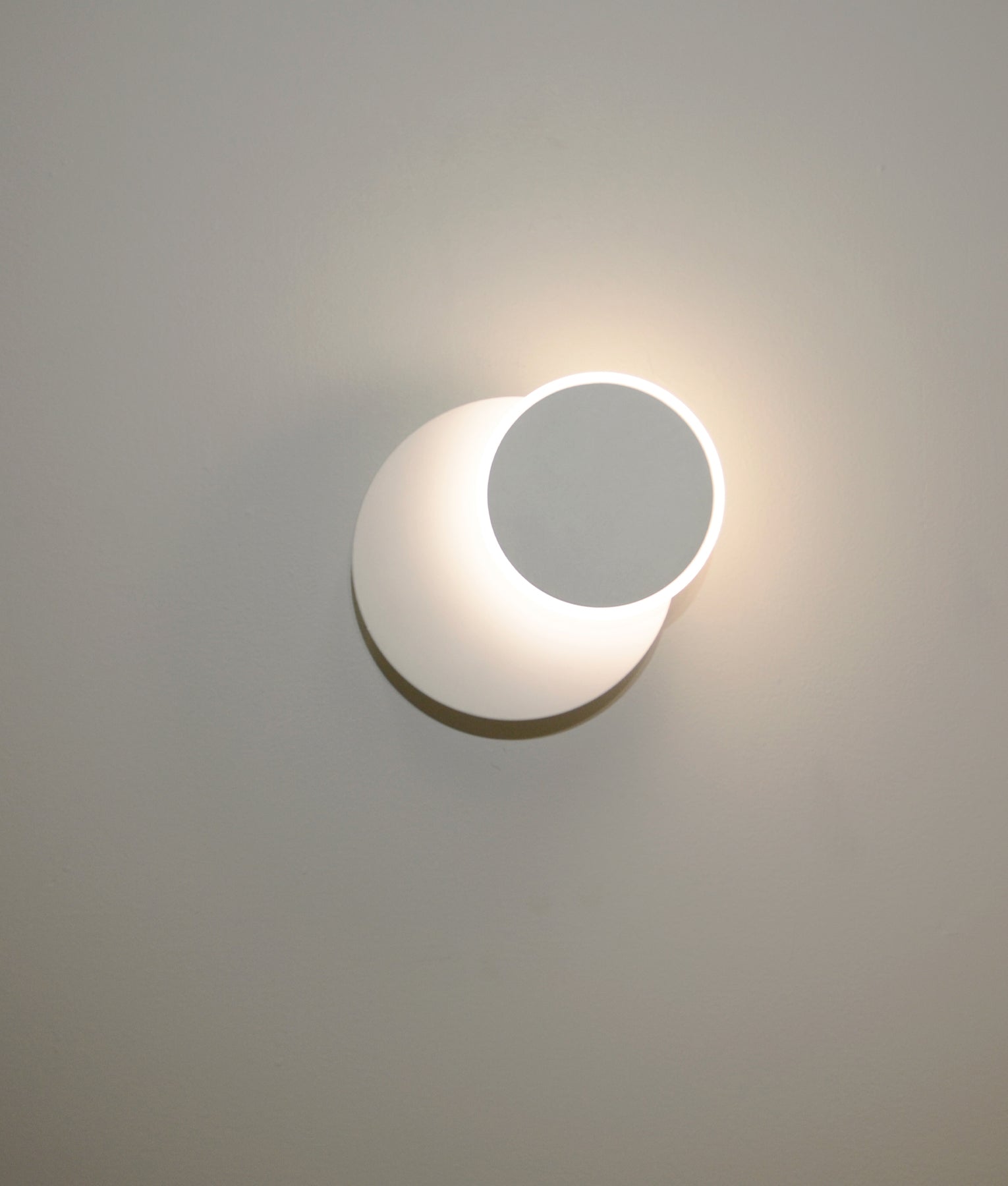 Interior LED Tri-CCT Round Rotatable Dimmable Wall Light