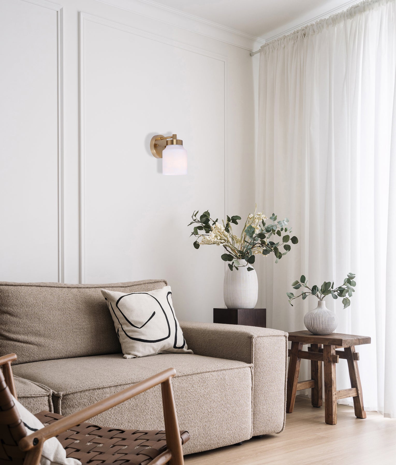 Interior White Jar Alabaster with Brass Highlight Wall Light